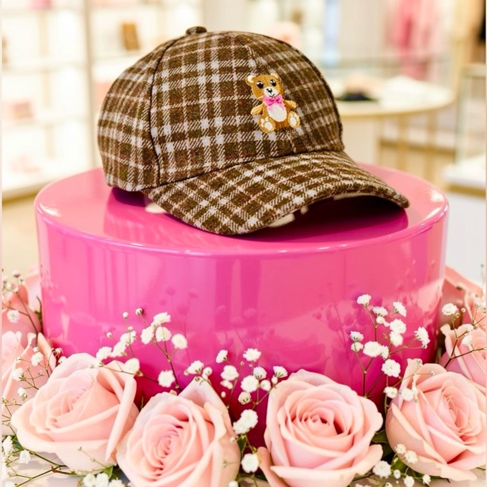 Teddy Bear 🧸 Hat - Picture 1 of 3